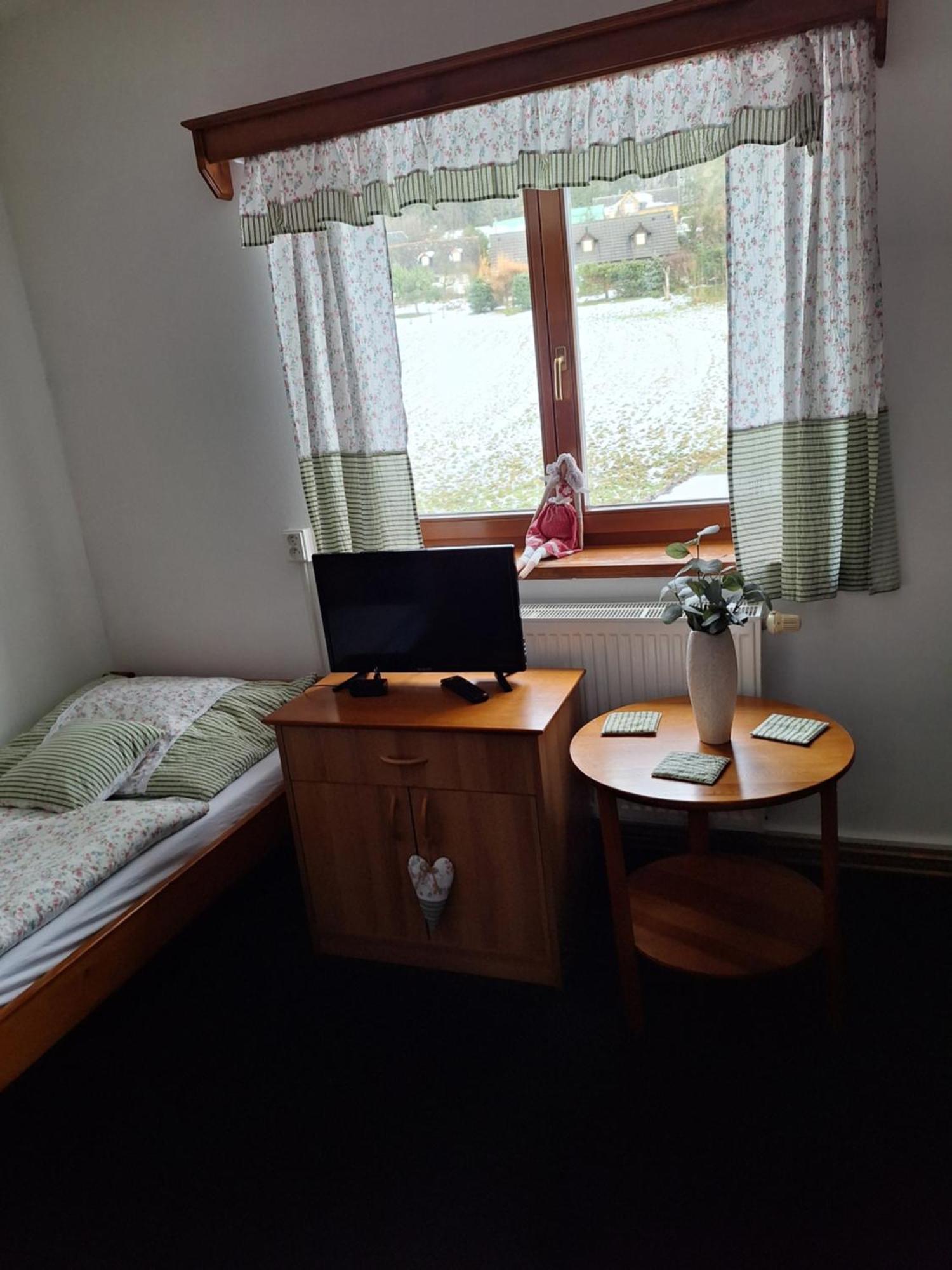 Penzion Pod Jestedem Horeni Paseky Exterior foto